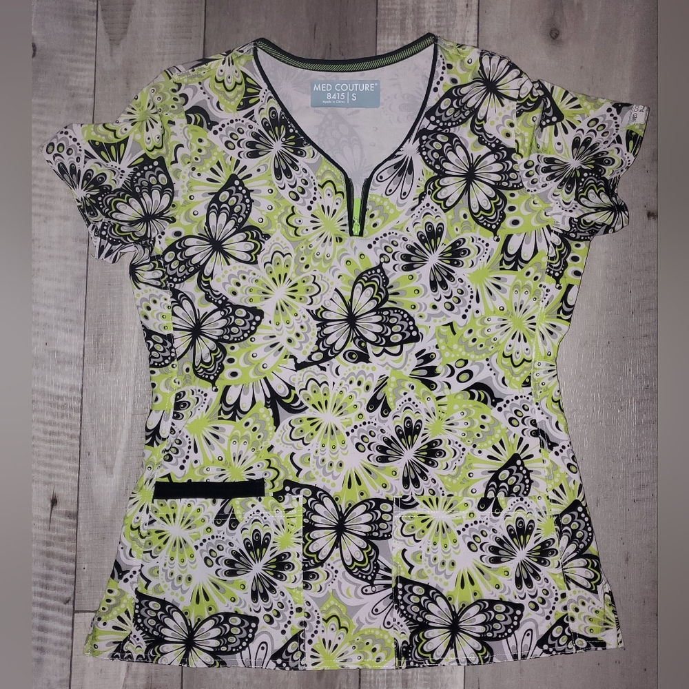 Med Couture 8415 size S Scrub Top